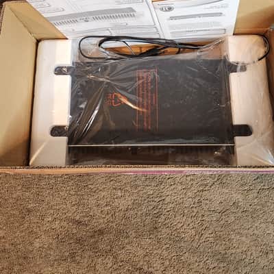 Realistic RadioShack 32-2059 is a dual 15-band stereo graphic equalizer 80s - Silver image 2