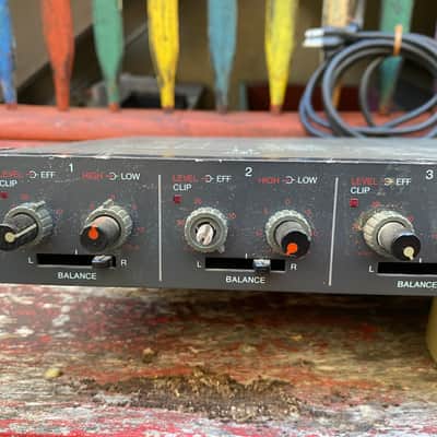 TOA D-3 compact 1U rack-mount 4-channel stereo electronic music mixer image 4