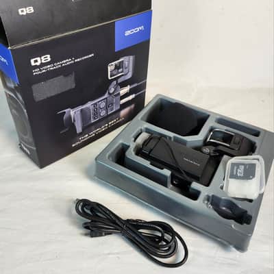 Zoom Q8 Handy Video Recorder, HD Video / Four Track Audio Recorder image 11