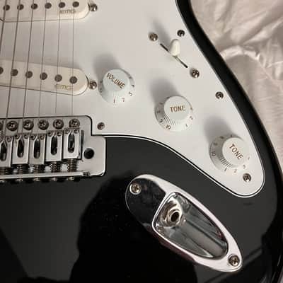 Squier Stratocaster 2019 - Black gloss image 3