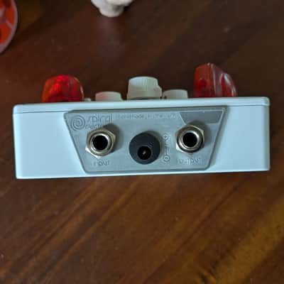 Spiral Electric FX Red Spiral Drive Channel 2020s - White and red image 5