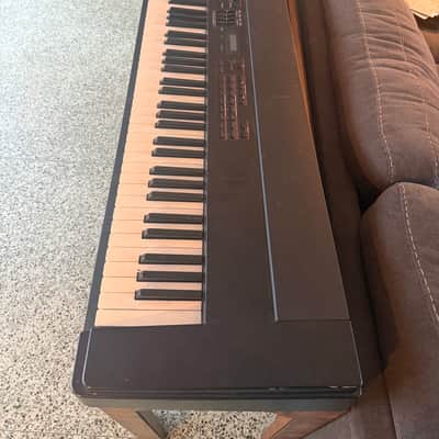 Roland RD-600 88-Key Digital Stage Piano 1997 - 2002 - Black