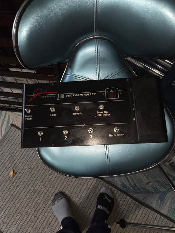 Johnson amplification  J8 foot controller with patch cord J8 2000 ? image 1