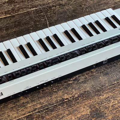 Yamaha Reface CS Mini Mobile Keyboard 2015 - Present - White image 6