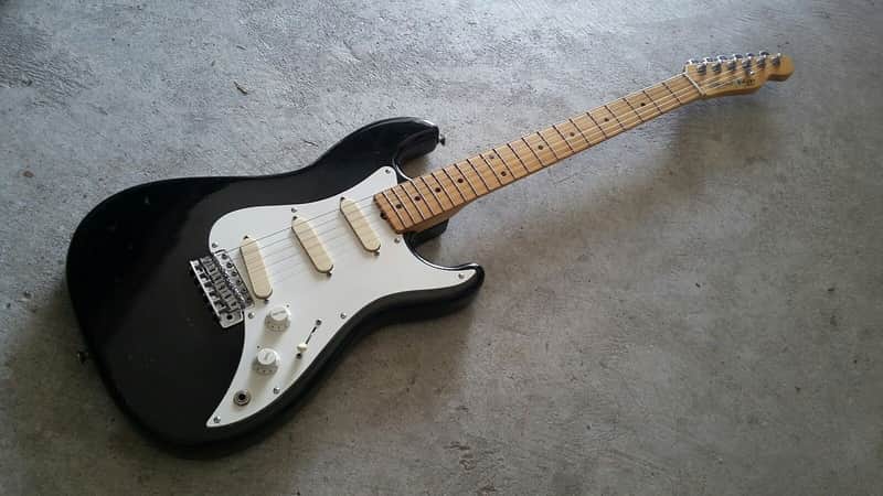 『改良品・軽量美品』Squier by Fender bullet owariya-gakki_gs-bullet