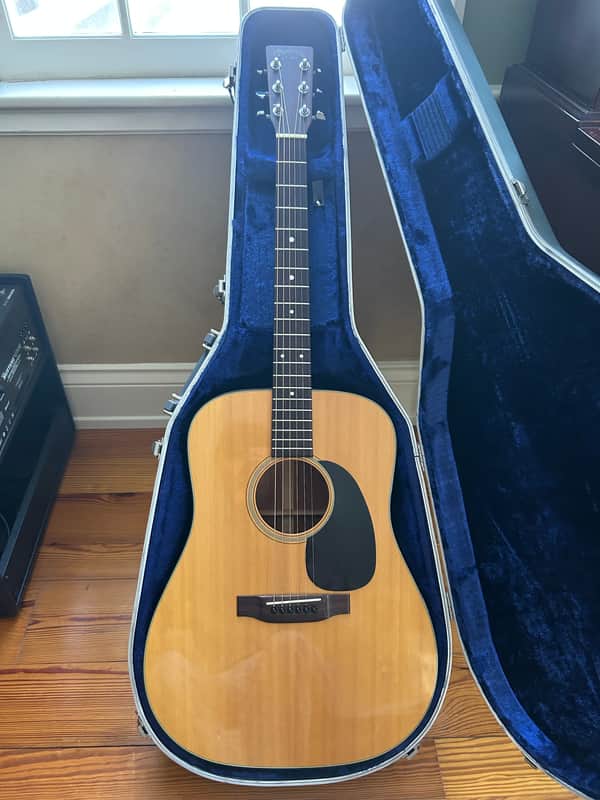 Martin D-18
