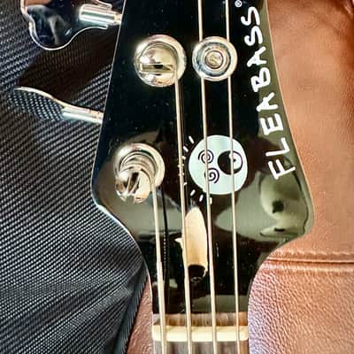 Fleabass Model 32 2009-2011 - Black image 2