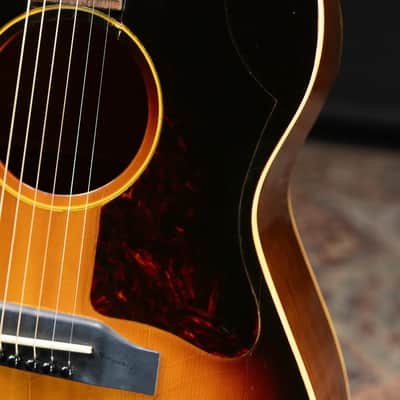 Gibson Vintage 1966-1967 LG-2 Acoustic Guitar - Sunburst with Alligator Chipboard Case - Used image 13