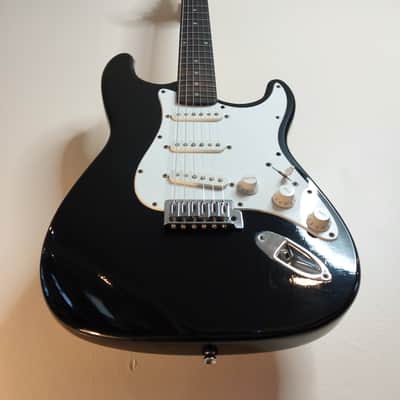 1995 Made in Korea Squier Squier Stratocaster - Black image 8