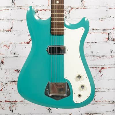 Silvertone - 1965 Model 1413 - Electric Guitar - Seafoam Green - w/Bag - VINTAGE