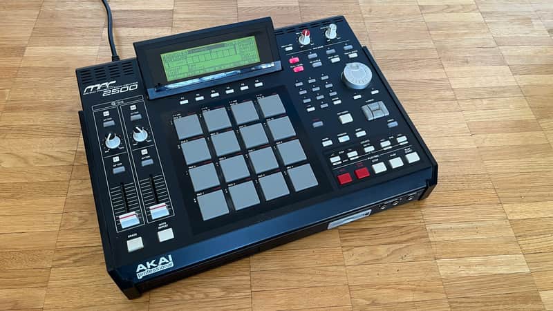 Akai MPC2500 Music Production Center 2005 - 2013 - Black image 1