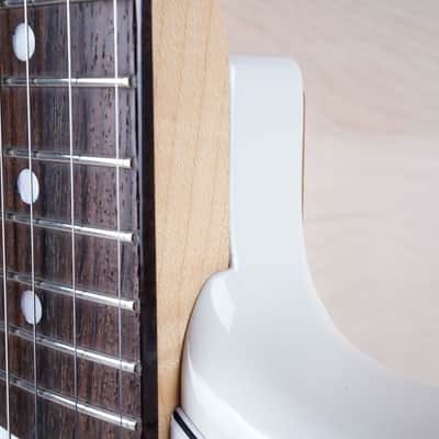 Fender MIJ Traditional '60s Jaguar 2025 Collection White Pearl w/ Bag image 10