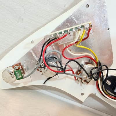 Unknown Loaded Strat-Style Pickguard Assembly – 3 Single Coil Pickups, 5-Way Switch, Full Wiring Harness image 6