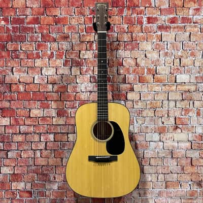 Martin D-18 Acoustic Guitar - Natural w/ Case Bild 1