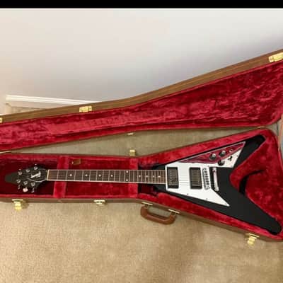 Gibson Flying V 2024 - Black with chrome pick ups image 1