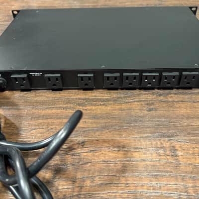 Furman PL-PLUS DMC Power Conditioner with Voltmeter/Ammeter 2010s - Black image 4
