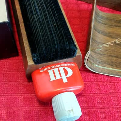 Discwasher D2 (Vintage) Record Cleaner image 1