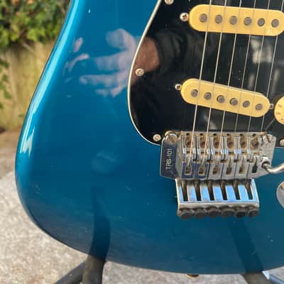 Fender Made in Japan Floyd Rose Stratocaster 1999 - Blue sparkle image 6