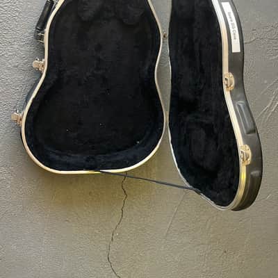 11 New & Lightly Used Acoustic Guitar Cases image 5