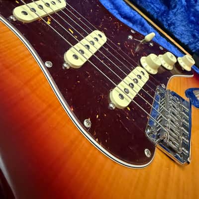 Fender 70th Anniversary American Professional II Stratocaster 2024 - Comet Burst image 4