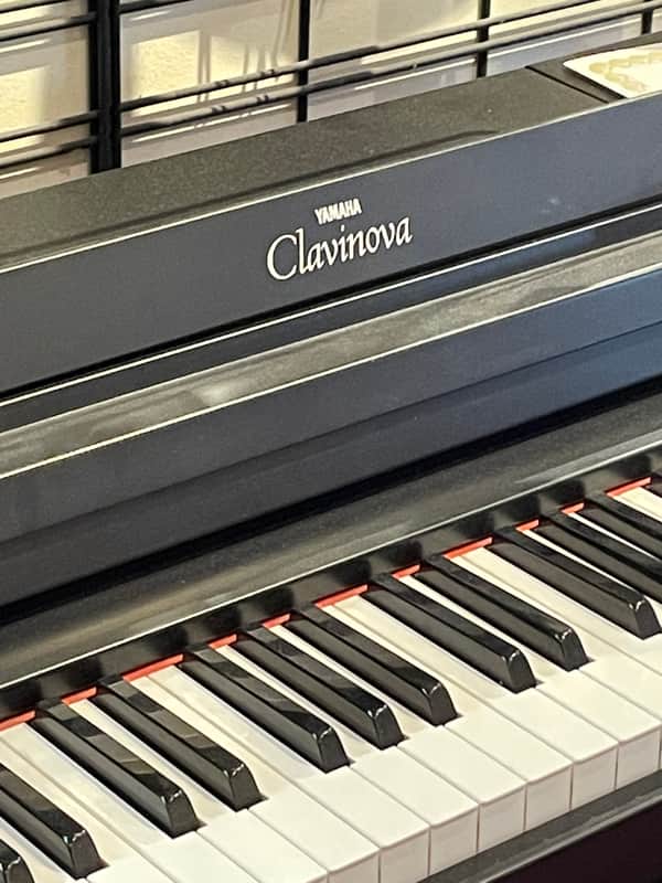 Yamaha CLP-260 Clavinova - Black with Chair | Reverb
