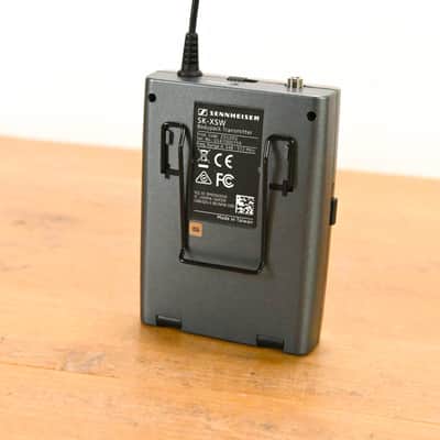 Sennheiser EM 10 Receiver w/ SK-XSW Bodypack - 548-572 MHz (NO PSU) CG01SCA image 14