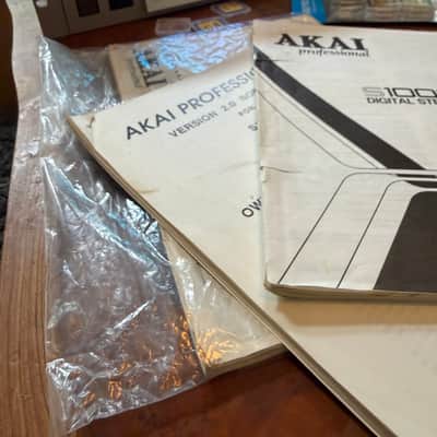 Immaculate AKAI S1000 MIDI Stereo Digital Sampler w 32MB RAM Maxed, Factory Level 4M Mod, New PSU, ZuluSCSI 2026 USB-C, 20x16GB SD cards, Analog & Digital synth/drum libraries, Original Box, English & Japanese Manuals - (1989) image 10
