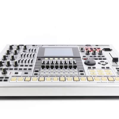 Roland MC-909 Sampling Groovebox Music Sampler Voltage Selectable W/DIMM 256MB image 12