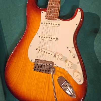 Fender American Deluxe Stratocaster With Hard Case 2013 - Sienna Sunburst image 4