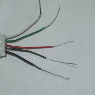 Epiphone Quick Connect End + 5 attached Thin Wires: white, green, red, black, bare, black - 5 pin hole connection (for 4 conductor pup) 2023 - QC End - white hard plastic, length of wires 1 & 1/2" - for 4 conductor pup (NO: pickup, control harness) image 11
