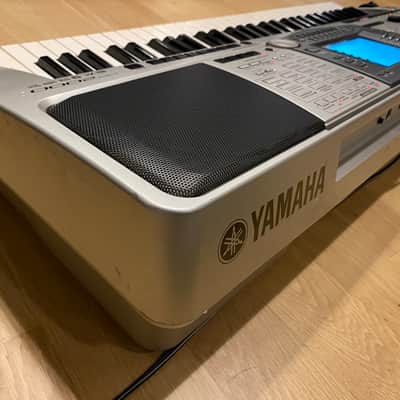 Yamaha PSR 2000 Silver Keyboard Synthesizer | Reverb