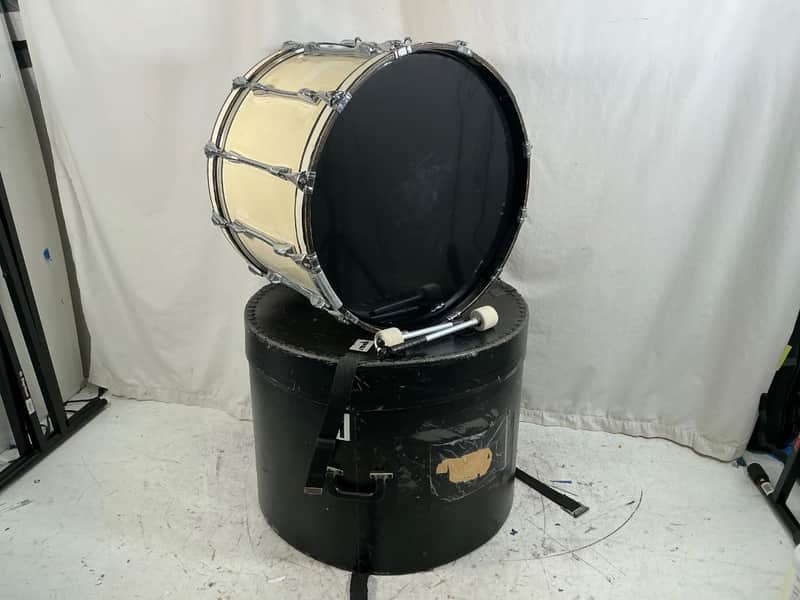 Immagine Yamaha MB822U Marching Field 22" Bass/Kick Drum - White - w/ Hard Case - 1