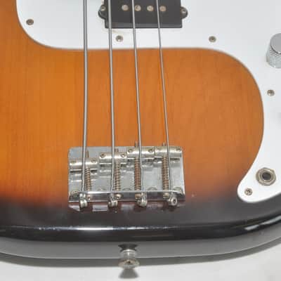 FENDER JAPAN Precision Bass Electric Guitar Ref. No 7627 image 4