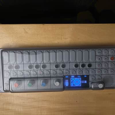 Teenage Engineering OP-1 Portable Synthesizer Workstation 2011 - Present - White image 4
