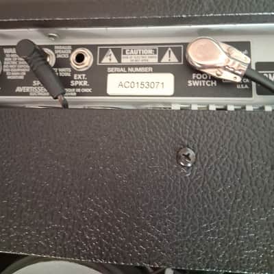 Fender '65 Deluxe Reverb Reissue 22-Watt 1x12" Guitar Combo 1994 - Present - Black image 4