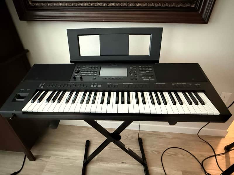 Yamaha PSR-SX700 61-Key Arranger Workstation - Black image 1