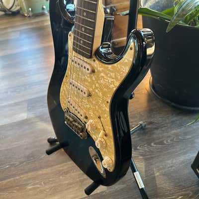G&L 1997 Legacy w/ Transparent Blue and Birdseye Maple Neck image 4