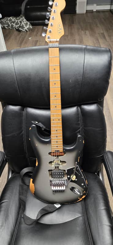 EVH Frankenstein Relic 2024 - Silverburst image 1