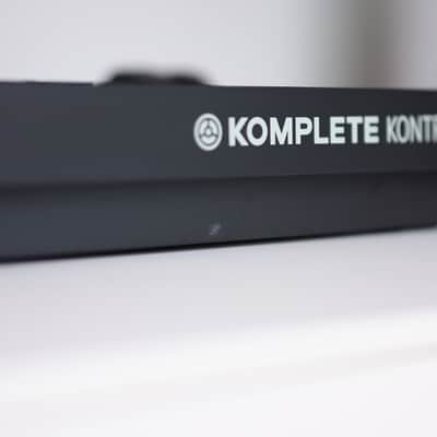 Native Instruments Komplete Kontrol S61 Mk2 2010s - Black image 4