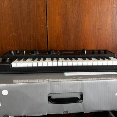 Korg Microkorg XL Plus Synthesizer with Vocoder w/ box, mic image 4