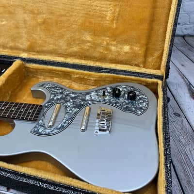 Telestar Mona (Silvertone/Danelectro 1457 Inspired) Electric Guitar w/Amplifier Case (Silver Sparkle) image 10