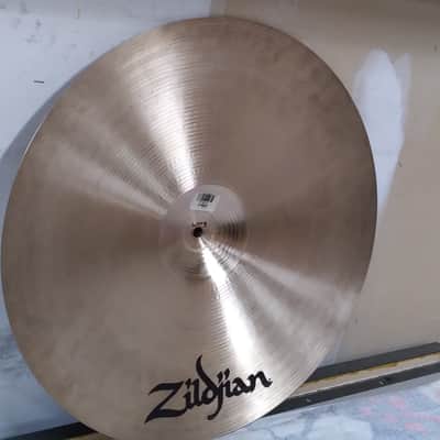 Zildjian 20" A Series Medium Ride Cymbal 1982 - 2012 - Traditional image 10