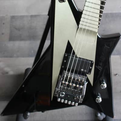 Washburn Ace Frehley AF-40 V Lightning Bolt Very Rare Guitar 1986 Black/White image 3