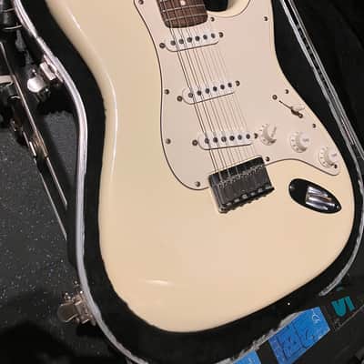 Fender Stratocaster 2004 - White Hardtail image 2