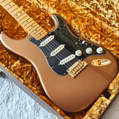 Fender Bruno Mars Signature Stratocaster 2023 - Mars Mocha image 1