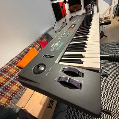 Yamaha SY-35 Vector Synthesizer 1990s