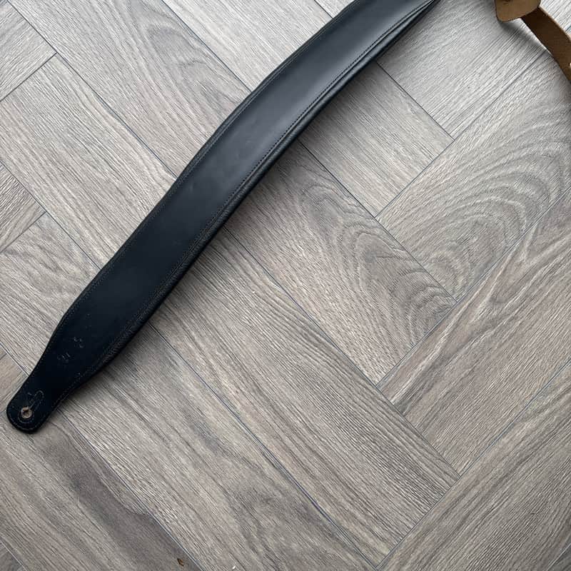 2010s Levy’s M26PD-BLK 2.75″ Padded Leather Guitar Strap Black