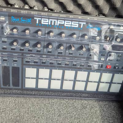 Dave Smith Instruments Tempest 6-Voice Drum Machine 2011 - 2018 - Black with Wood Sides image 8