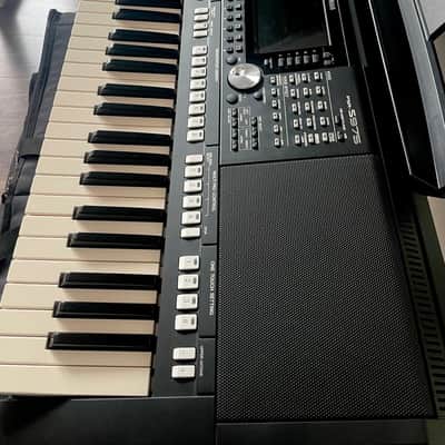 Yamaha PSR-S975 2019 - Black image 4