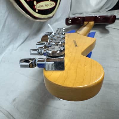 Fender American Standard Stratocaster Guitar with Case 2010 - Sienna Sunburst / Maple neck image 24